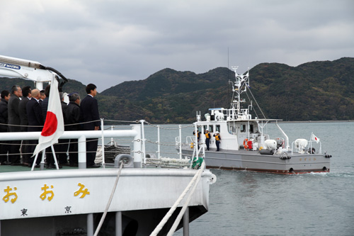 海上では「さざんか」など２艇が出動