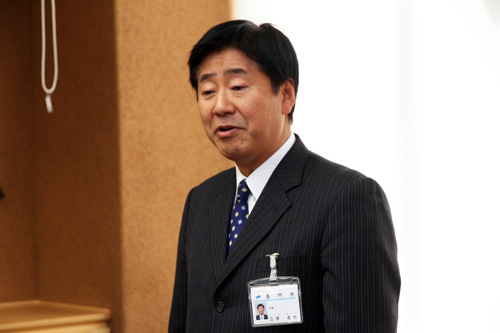 江原市長は「はがきを電話口において、市民みんなが安心安全な生活を送ることができれば」とあいさつ。