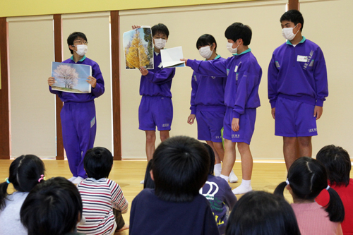 教育プログラムで学んだ成果を発表