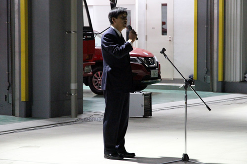 江原市長は「体調管理には十分気を付けて、市民の安心と安全を守ってください」と激励