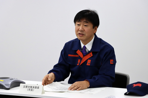 江原市長は「今後、訓練どおりに動けるかどうかを確認し、体制の強化を」と講評