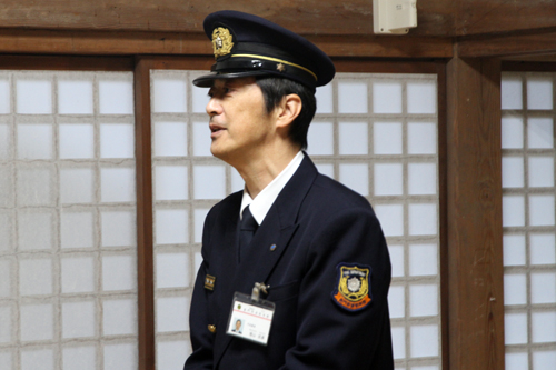 増山課長は「空気の乾燥が多いので、火の元には十分気を付けてください」と講評を述べる