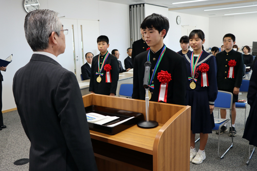 「これからも人と人との関わりを大切に、この賞に恥じないように頑張ります」と山崎さん
