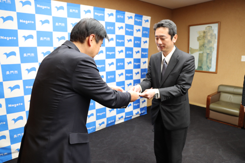 選手に激励費が交付された