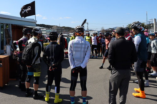 イベントには約５０人のサイクリストが参加