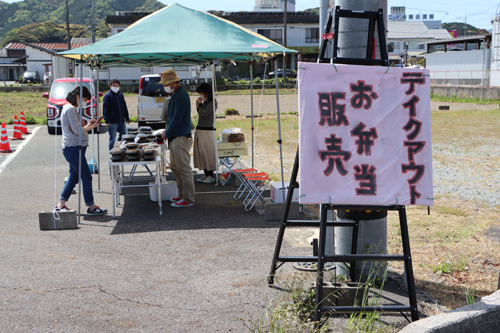 正明市交差点付近のこの看板が目印