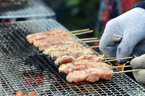 地元のおいしい食材が並ぶ