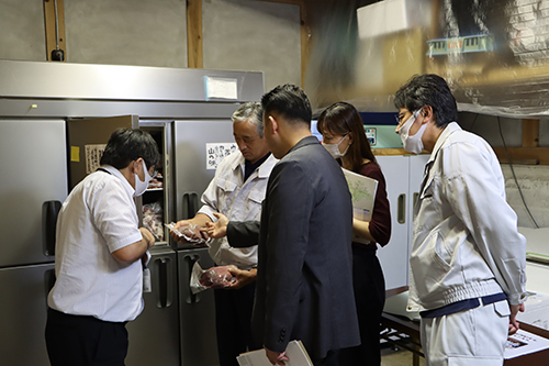 訪問の後、ながとLabや俵山の食肉加工施設を訪問・見学した