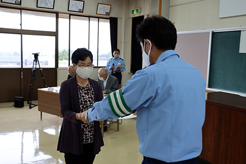 河本京子さんが県表彰を受ける