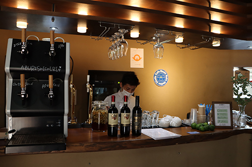 オープン初日を含む週末では、カフェやレストランを期間限定で営業する