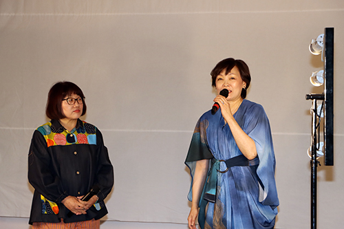 油谷が大好きと話す安倍昭恵さんと本イベントをプロデュースした水谷由美子さん