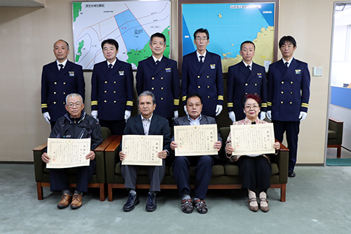 個人４人・団体１つが表彰された