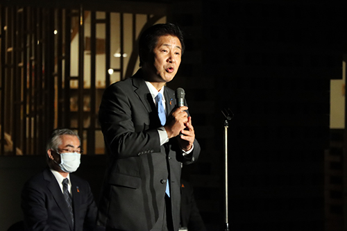 「今後も関係団体と力を合わせて、子どもたちが安心して健やかに成長できる社会を」と江原市長