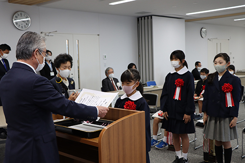 各部門から１作品、大賞が選ばれ表彰されました