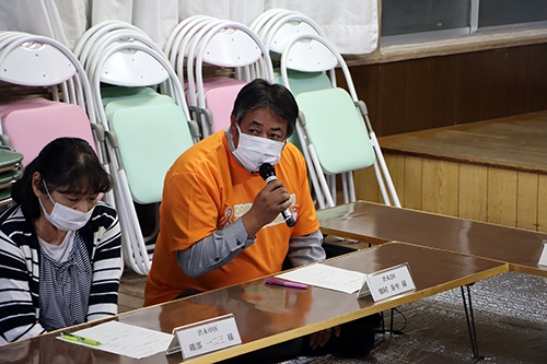 大畑小学校閉校後は児童の数は横ばいで推移していると説明するちびくらネッツの畑村さん