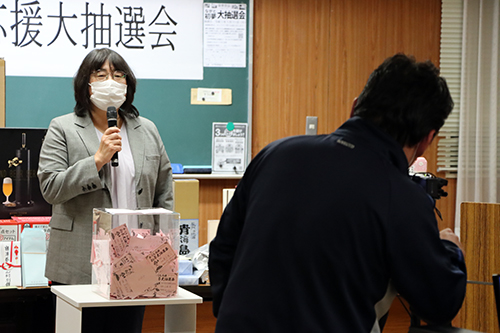 「楽しく食べて飲んでもらえる日が近いうちに来てほしい」と青村雅子組合長