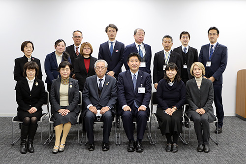 昨年は組合員で平和への祈りを込めて折鶴をつくり、長門からは7000羽以上が集まった