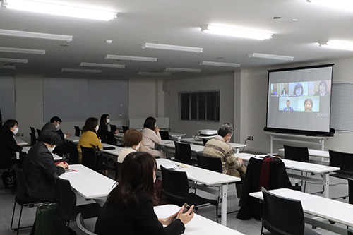 感染症対策として、長門市しごとセンターの会場は人数制限を行い、オンラインで配信する形となった