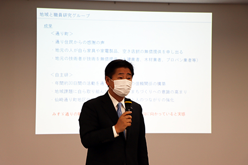講評を行う江原市長