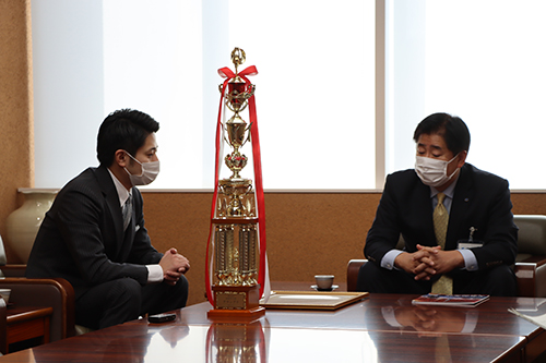 「これからも長門市の観光産業を牽引していただきたいです」と江原市長