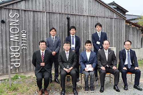 山口県・長門商工会議所・山口県信用金庫協会（萩山口信用金庫）・長門市の４者が中田さんの開業を支援