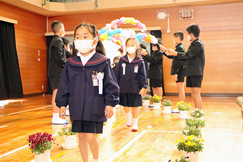 在校生が新入生の入学を歓迎した