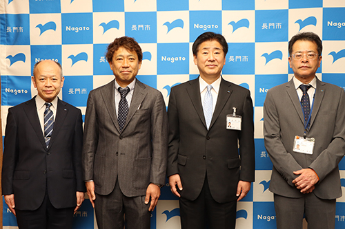 長門市役所で行われた田中隊員の退任報告