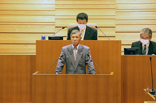 副議長に選ばれた有田茂議員