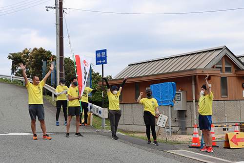 元乃隅神社をスタート。千畳敷がゴールの「激坂」コースで前回大会の記録に挑戦