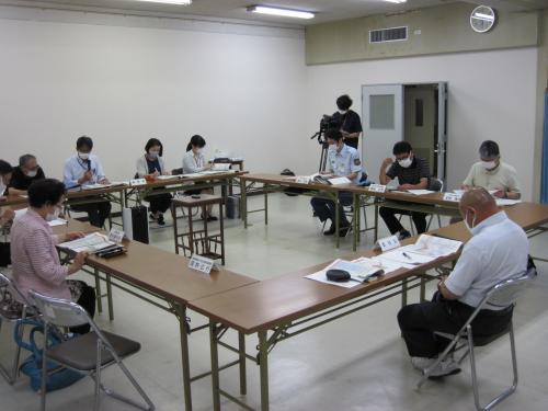 油谷地区の拠点施設のありかたについて検討を行う