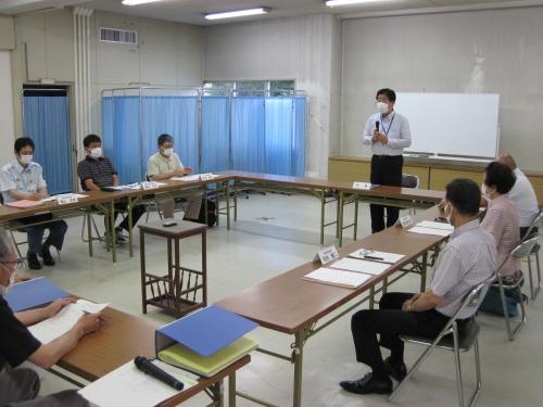 「拠点施設にどのような機能を持たせるか意見をお願いします」とあいさつする江原市長