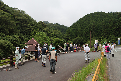 急な案内にも関わらず、地元住民３４人が集合。