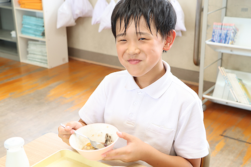 豆と野菜、肉を塩で煮込んだ、独特の味