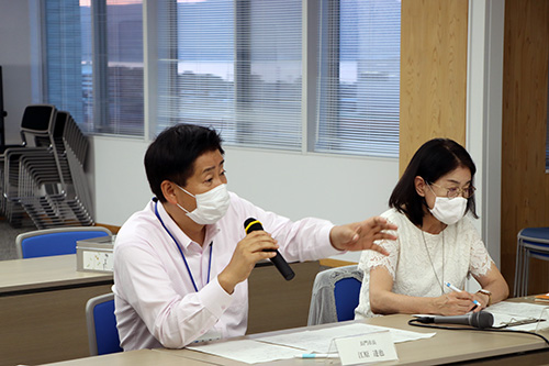 出された意見に対し真摯に回答する江原市長