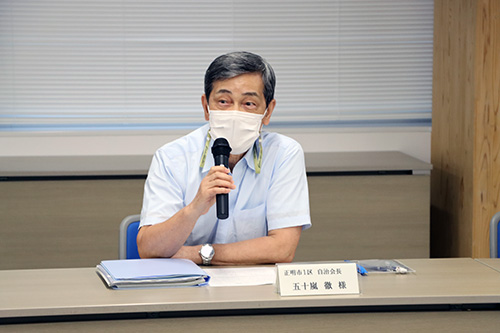 一部の道路の幅が狭く、車が通ると通学時に児童が危険と話す参加者