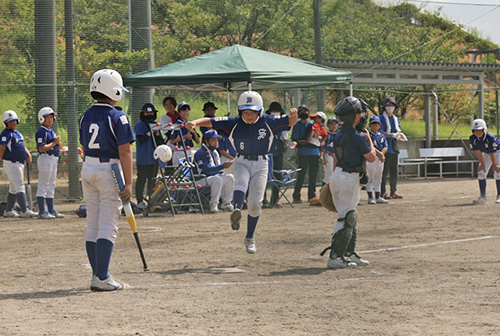 ソフトボールと野球のスポーツ少年団が試合をするのはこの大会のみ