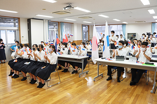 ソチ市からの日本語の歌のプレゼントで会場も盛り上がる