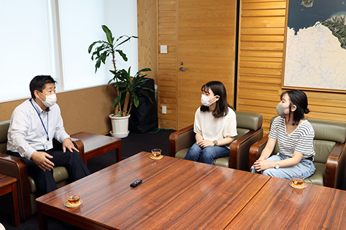 俵山のおすすめスポットは酒井さんは五段の滝、松井さんはロバの本屋とのこと