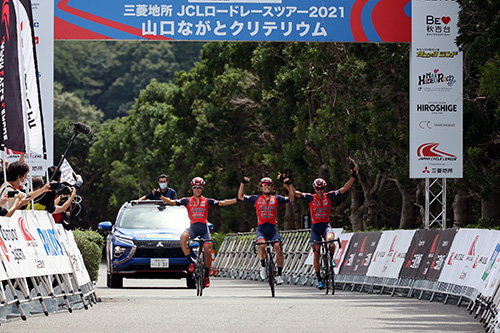 宇都宮ブリッツェン３選手が１位から３位までを占め、強さを見せつけた