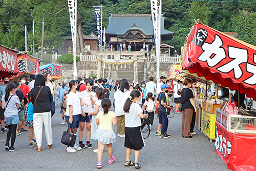 地域の子どもや家族連れで賑わった