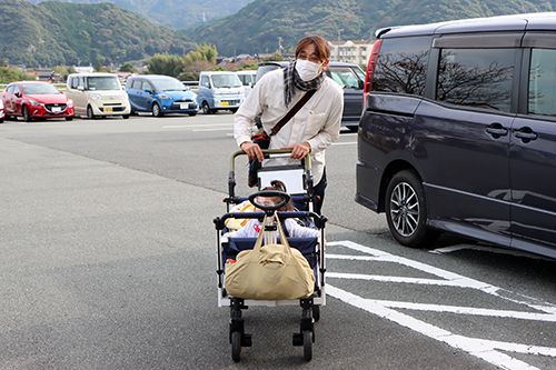 9時半にお父さんに連れられて登園