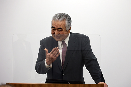 あいさつをする大谷観光コンベンション協会会長