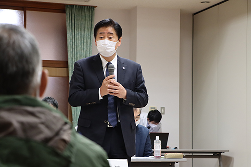 「忌憚のないご意見を聞かせてほしい」と話す江原市長