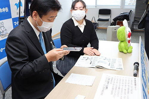 カードリーダー機能やカメラ機能を活用して簡単に読み込み