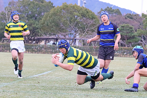 県大会決勝戦では大津緑洋高校と高川学園高校が熱戦を繰り広げた