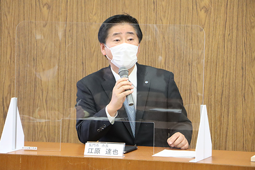 「1組でも多くのご成婚があることを期待する」と話す江原市長
