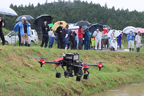 生産者らが多数見学するために参加した