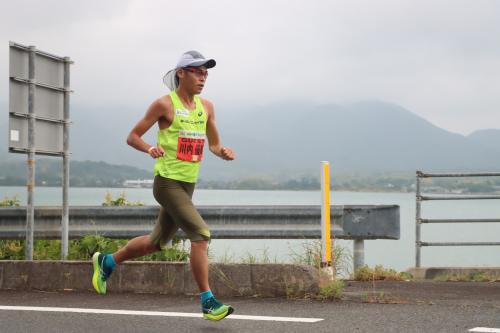 ゲストランナーの川内優輝さん。ダブルフルマラソンを完走し、大会記録を大きく上回る５時間２８分９秒でゴール。