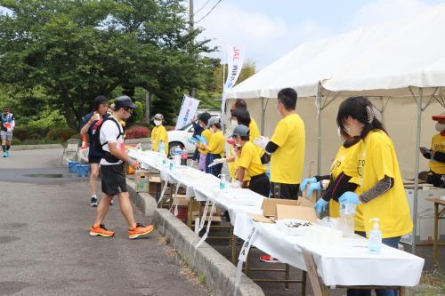 多くのボランティアスタッフが大会運営を支えた。長門のおもてなしはこの大会が好評を得ている理由のひとつ。