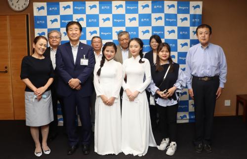 これから３年間長門市で技能実習を行うベトナムから来日した２人